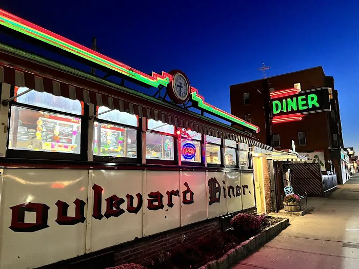 Boulevard Diner 9