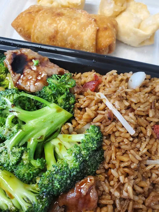 Min's Wok 10