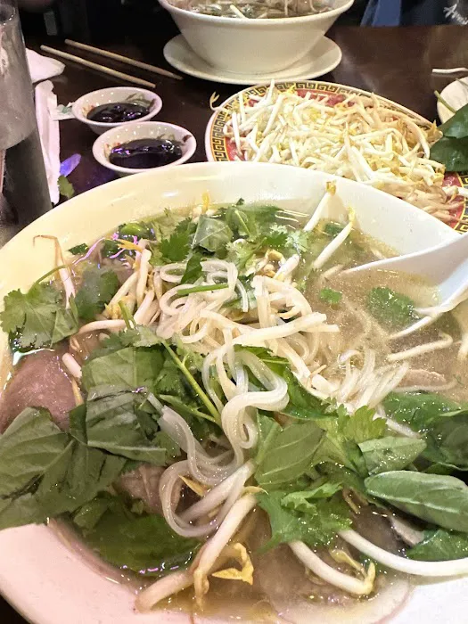 A Dong Vietnamese & Chinese Restaurant @Forum 7