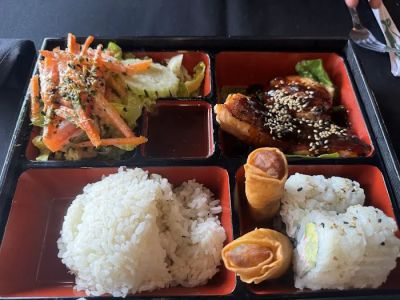 Yummi sushi and grill 0