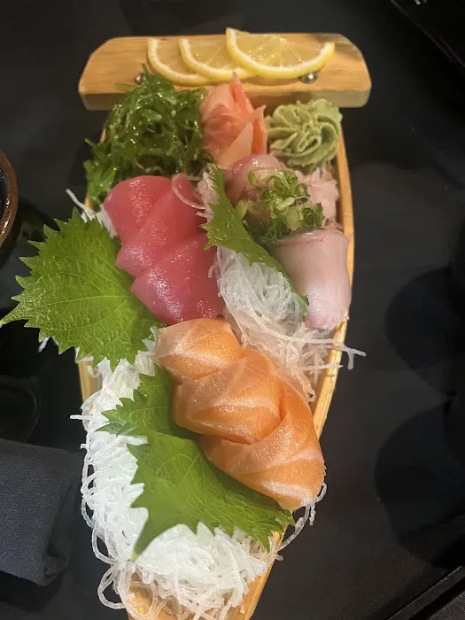 Yummi sushi and grill 8
