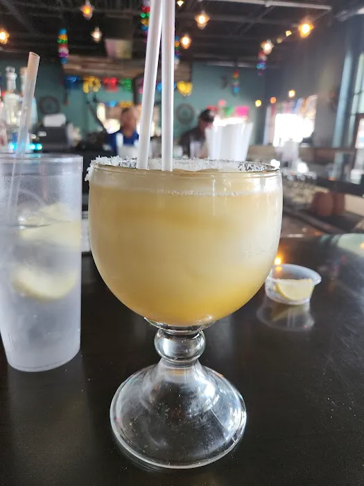Tomatillos Restaurant & Bar 8
