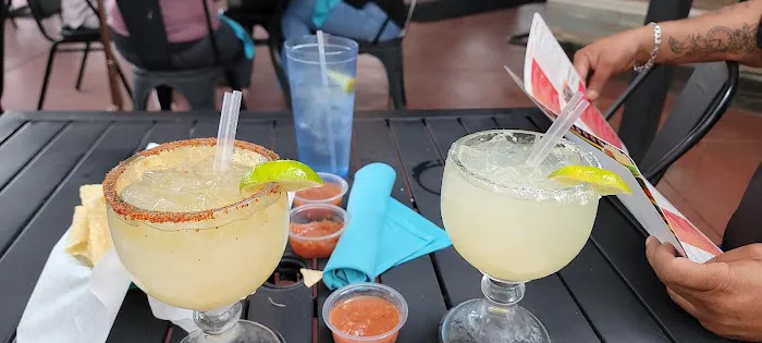 Tomatillos Restaurant & Bar 5