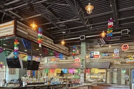Tomatillos Restaurant & Bar