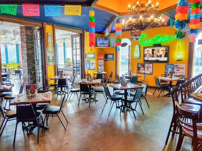 Tomatillos Restaurant & Bar 9