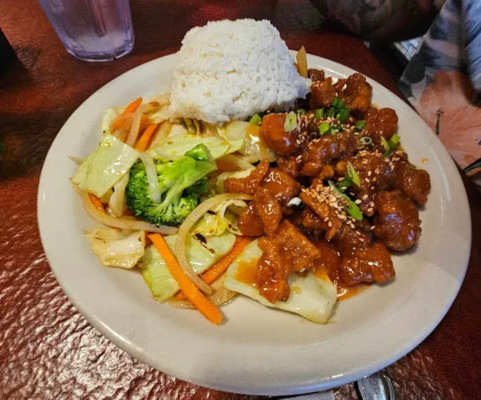 Noy's Bistro 8
