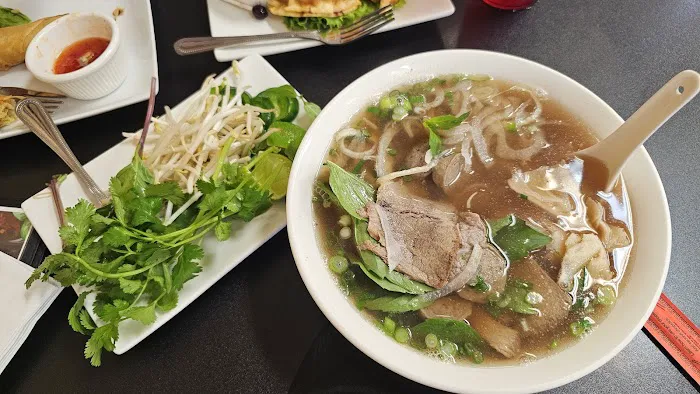Pho Plus Vietnamese Restaurant 4