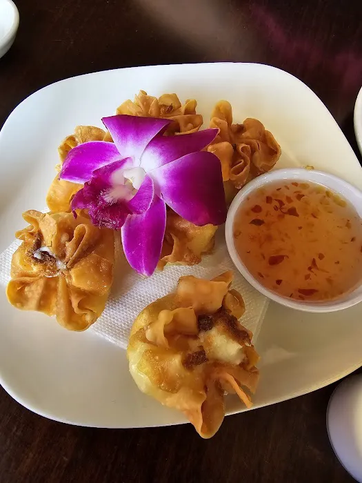 Sukeban Sushi & Champagne Bar 9