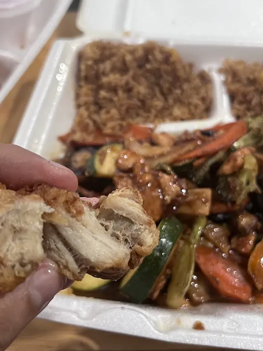 E J China Bistro & Sushi 4