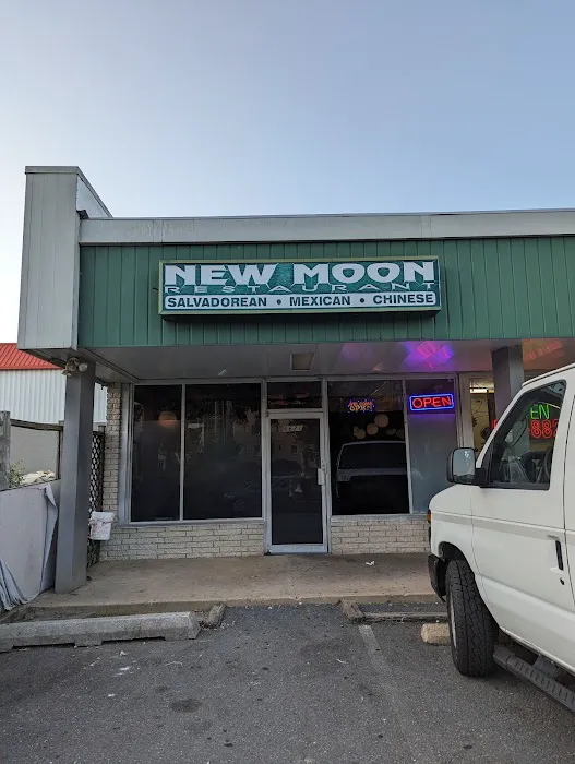 New Moon Restaurante 2