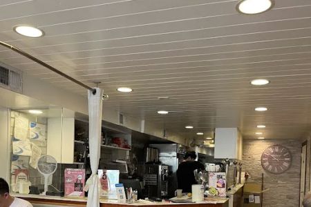 Momo's Cafe