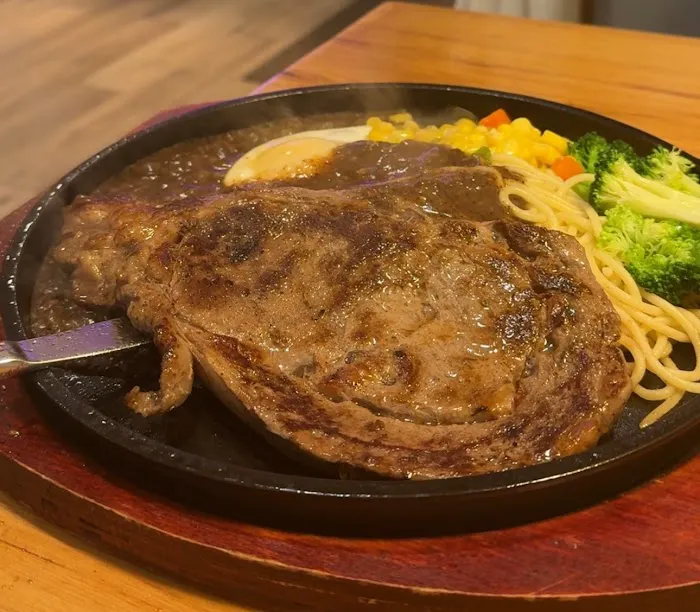 Momo's Cafe 9