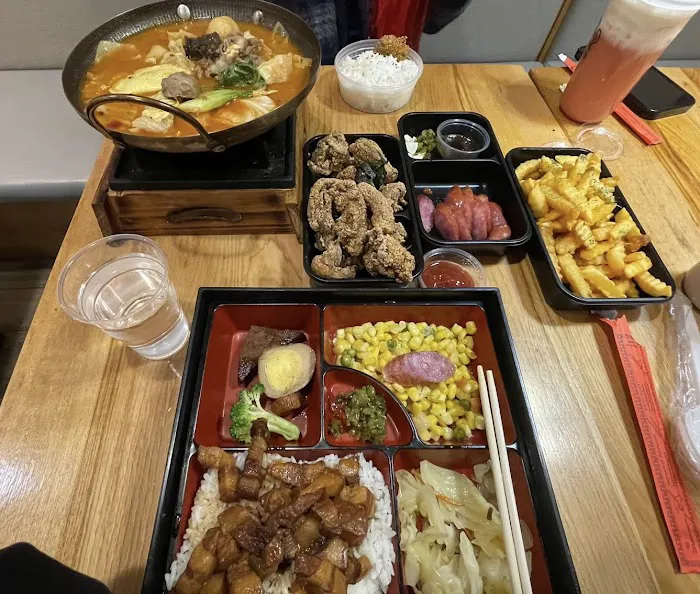 Momo's Cafe 3