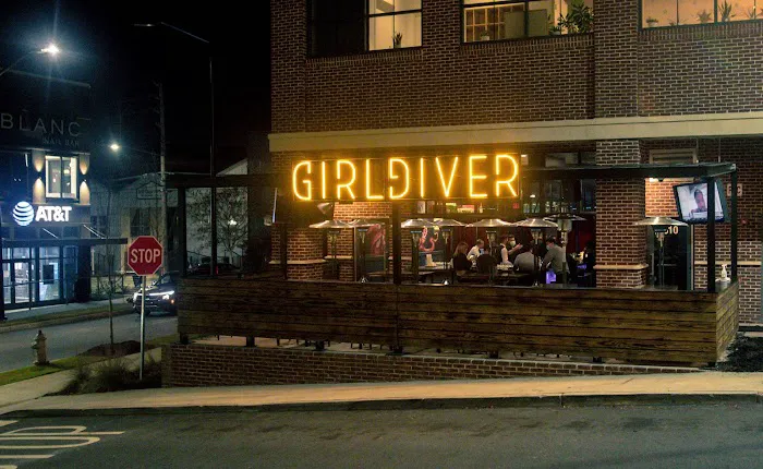 Girl Diver 2
