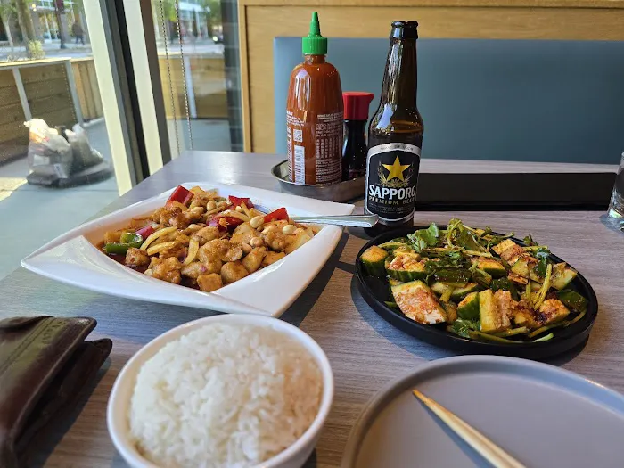 Noodoh Asian Fusion & Bar 5