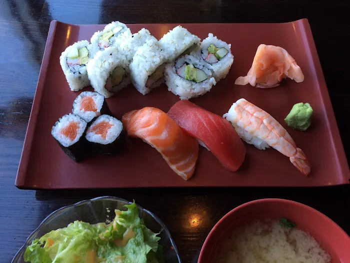 Sushi Avenue on the Square 7