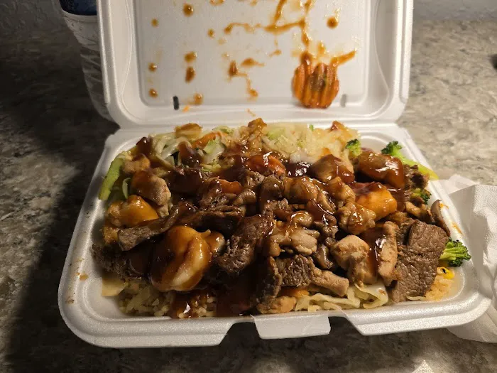Sumo Hibachi & Wings 9