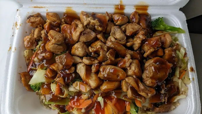 Sumo Hibachi & Wings 4