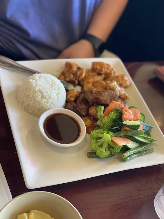 XenGo Fusion Kitchen & Sushi 5
