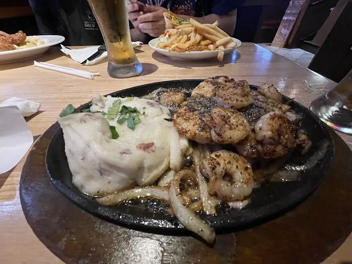 Applebee's Grill + Bar 7