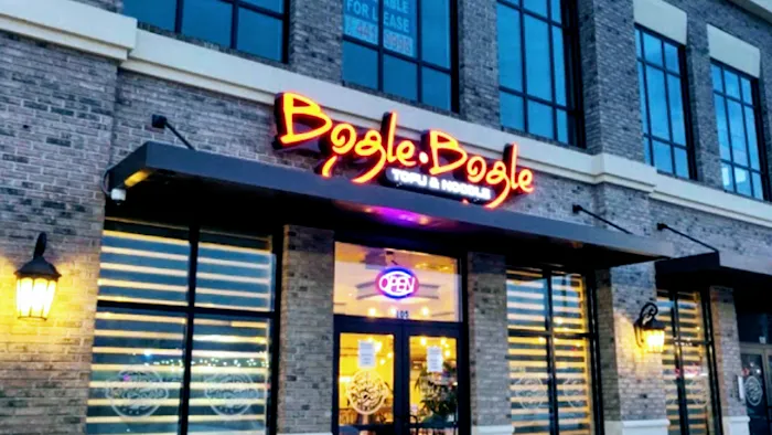 Bogle Bogle Tofu & Noodle (보글보글) 2