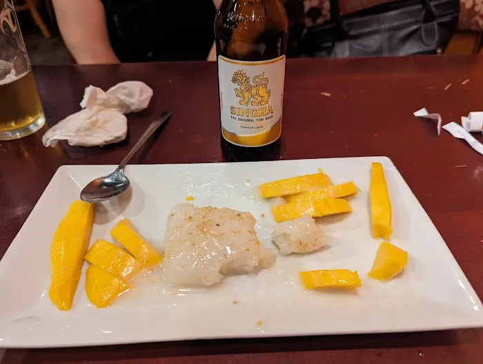 Great Wall Chinese - Thai and Sushi 6