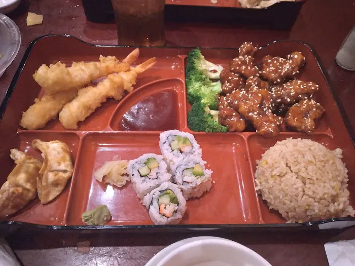 Great Wall Chinese - Thai and Sushi 5