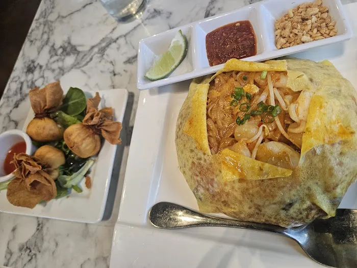 Thaicoon Restaurant and Pub 7