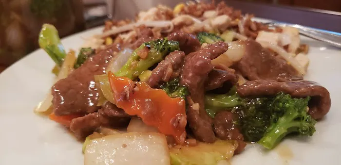 Royal Wok Restaurant 3