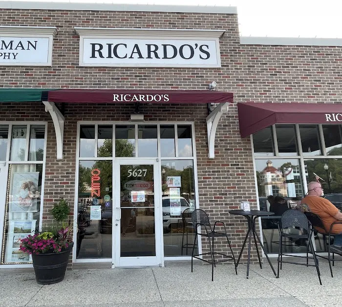 Ricardo's Pizza 5