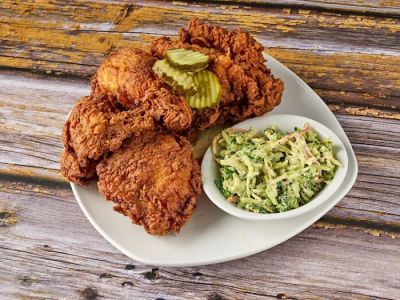 Crafty Cow: Burgers & Fried Chicken | Tosa 0