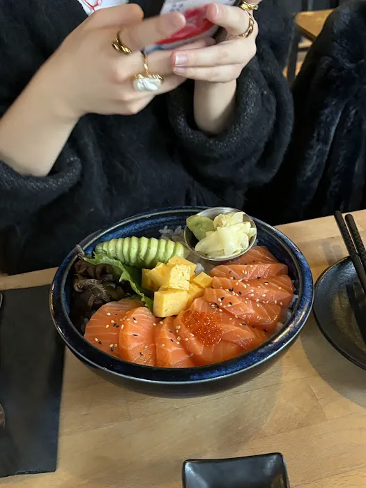 Rice n Roll Bistro | Sushi Bar & Thai Cuisine 2