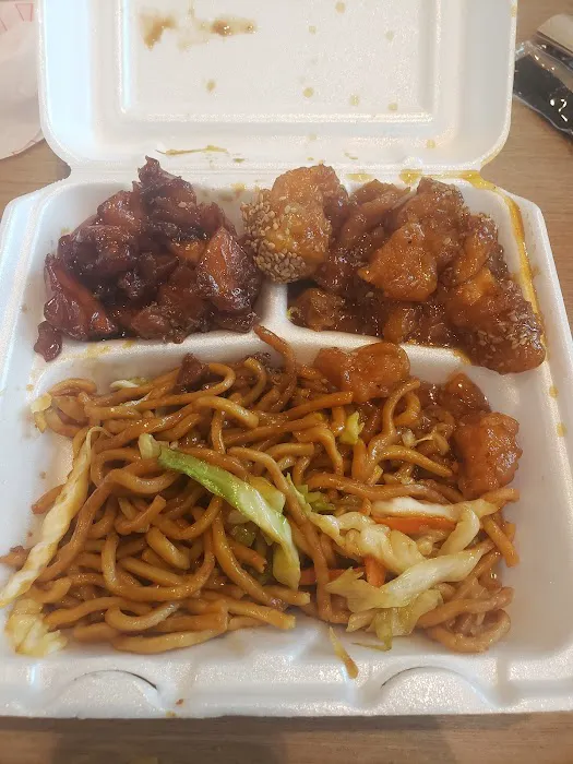 Wok and Roll Chinese Restaurant 1
