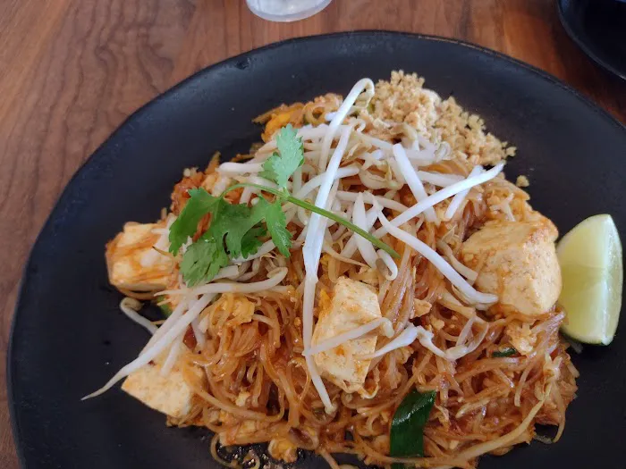 KIN by Rice n Roll | Sushi & Modern Asian & Ramen 3