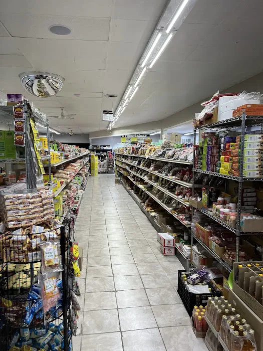 Maharaja Indian Mart Grocery Store Beer & Liquor Milwaukee 1