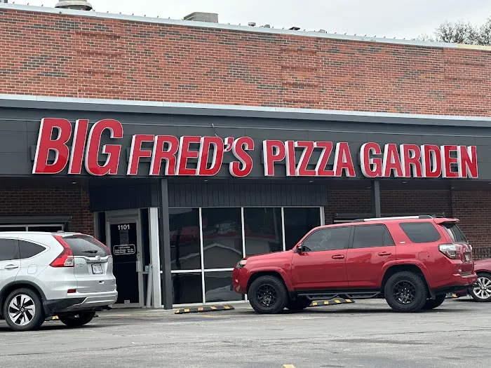 Big Fred's Pizza Garden & Lounge 8
