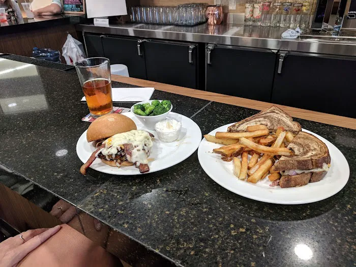 Hy-Vee Market Grille 5