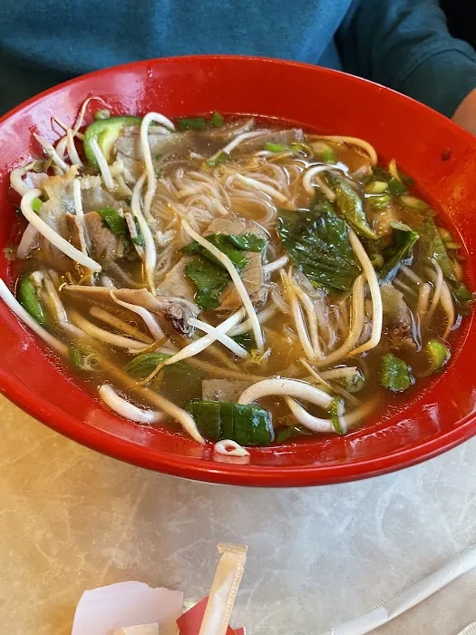 Vietnamese restaurant lavista 8