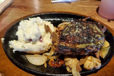 Applebee's Grill + Bar
