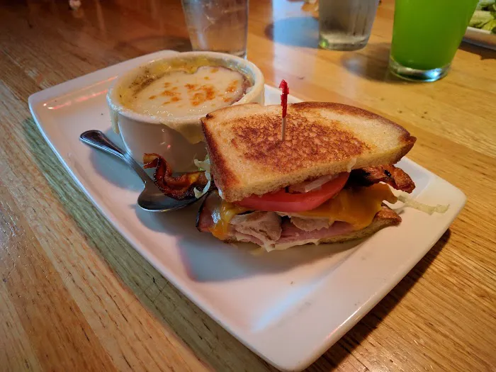 Applebee's Grill + Bar 10
