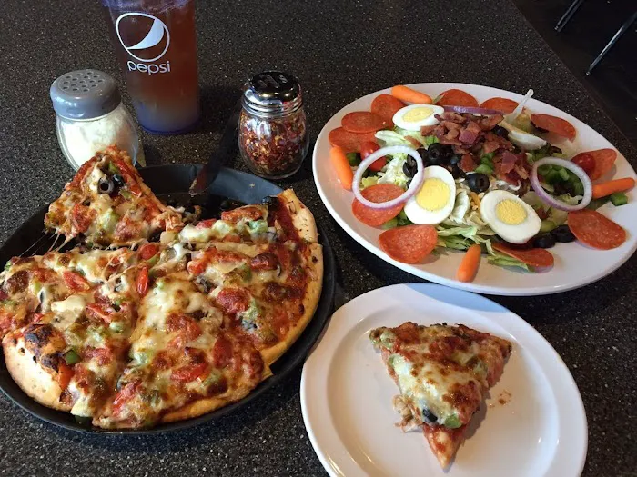 Mama's Pizza 10