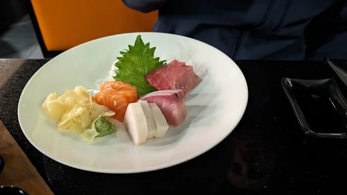 Soy's Sushi Bar & Grill 10