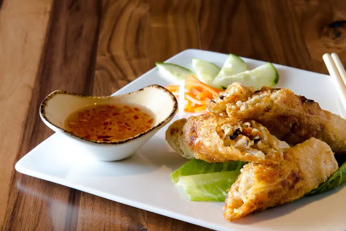 SOMI Vietnamese Bistro 8
