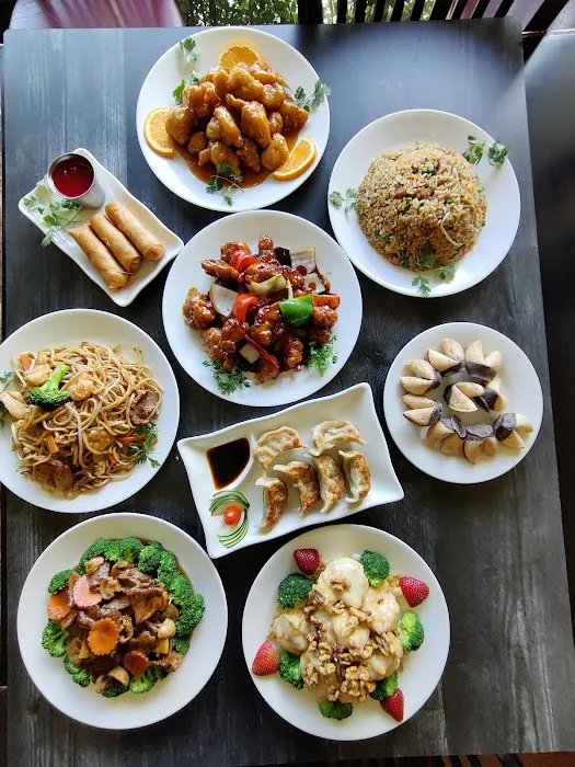 Charlie Chow's Dragon Grill 5