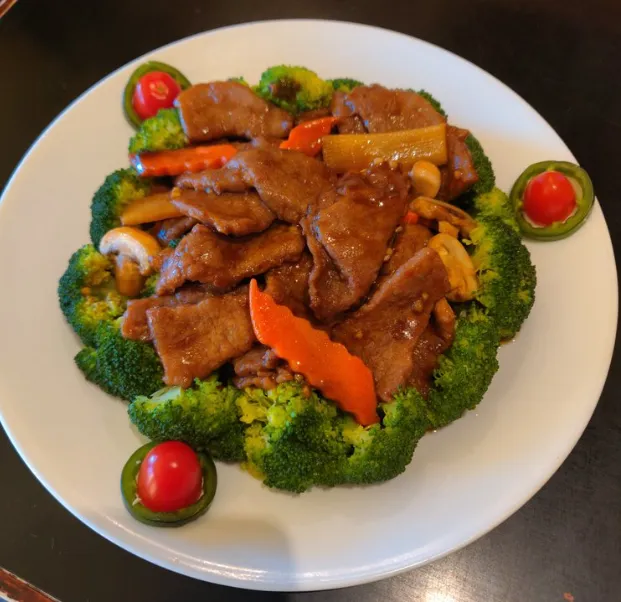Charlie Chow's Dragon Grill 6