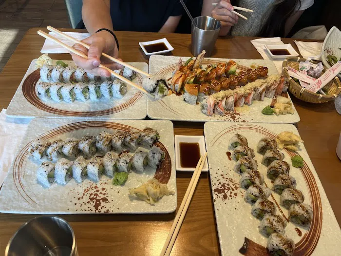 Red 88 Asian Bistro & Sushi 8