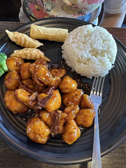Sushi House and Asian Cuisine 4