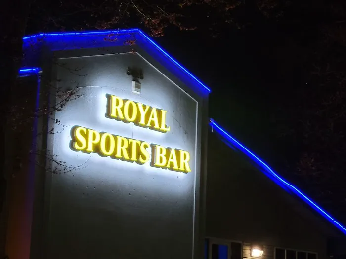 Royal Sports Bar 4