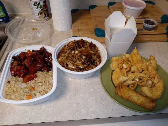Lucky House Restaurant 9