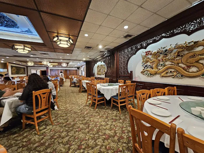 Golden Dragon Restaurant 6